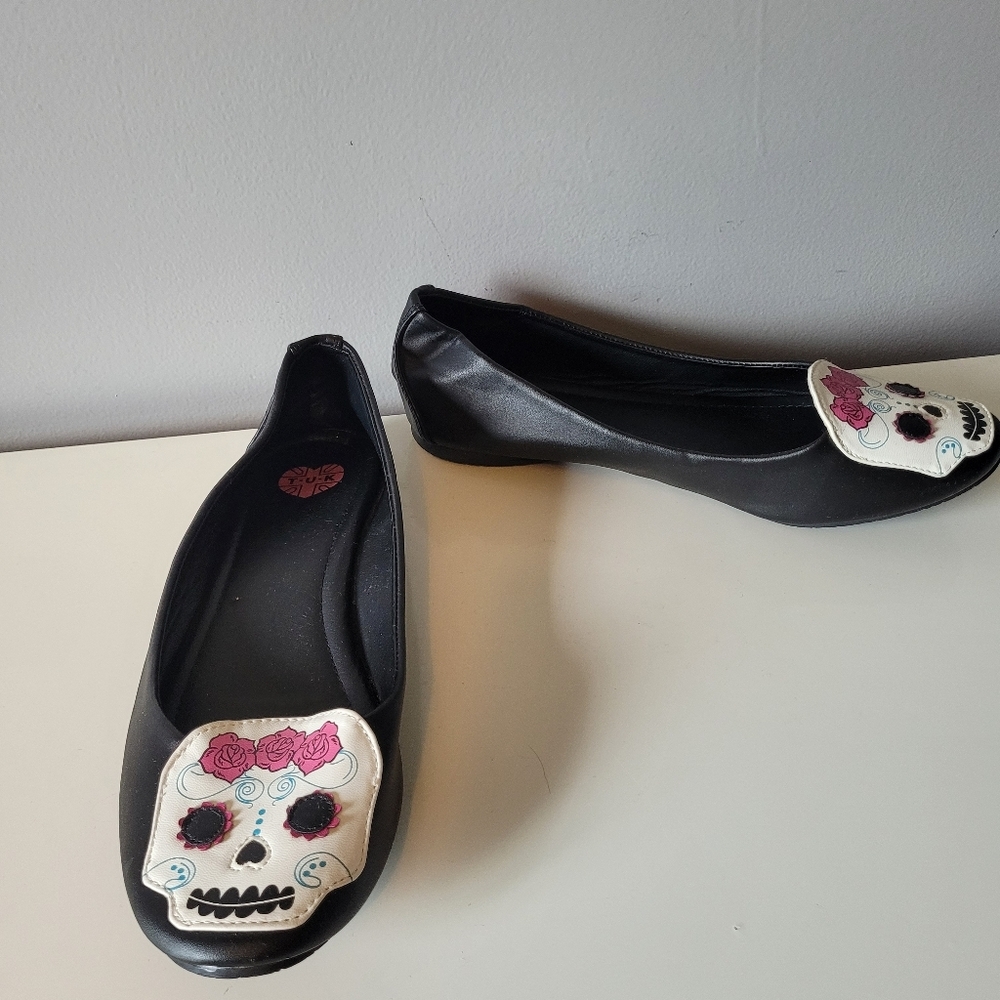 TUK Sugar Skull Flats, VGUC, Size 10